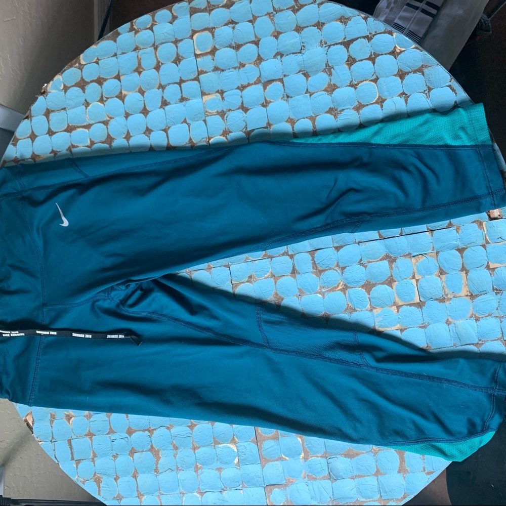 Nike turquoise leggings